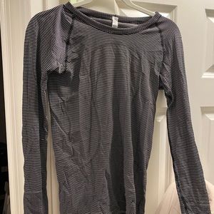 Black and white stripped lulu shirt
